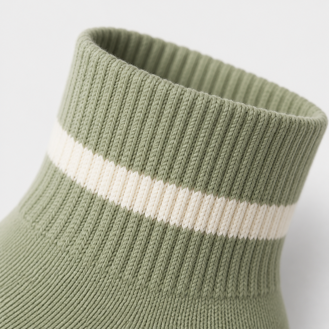 Golf sock rib cuff and stripe detail